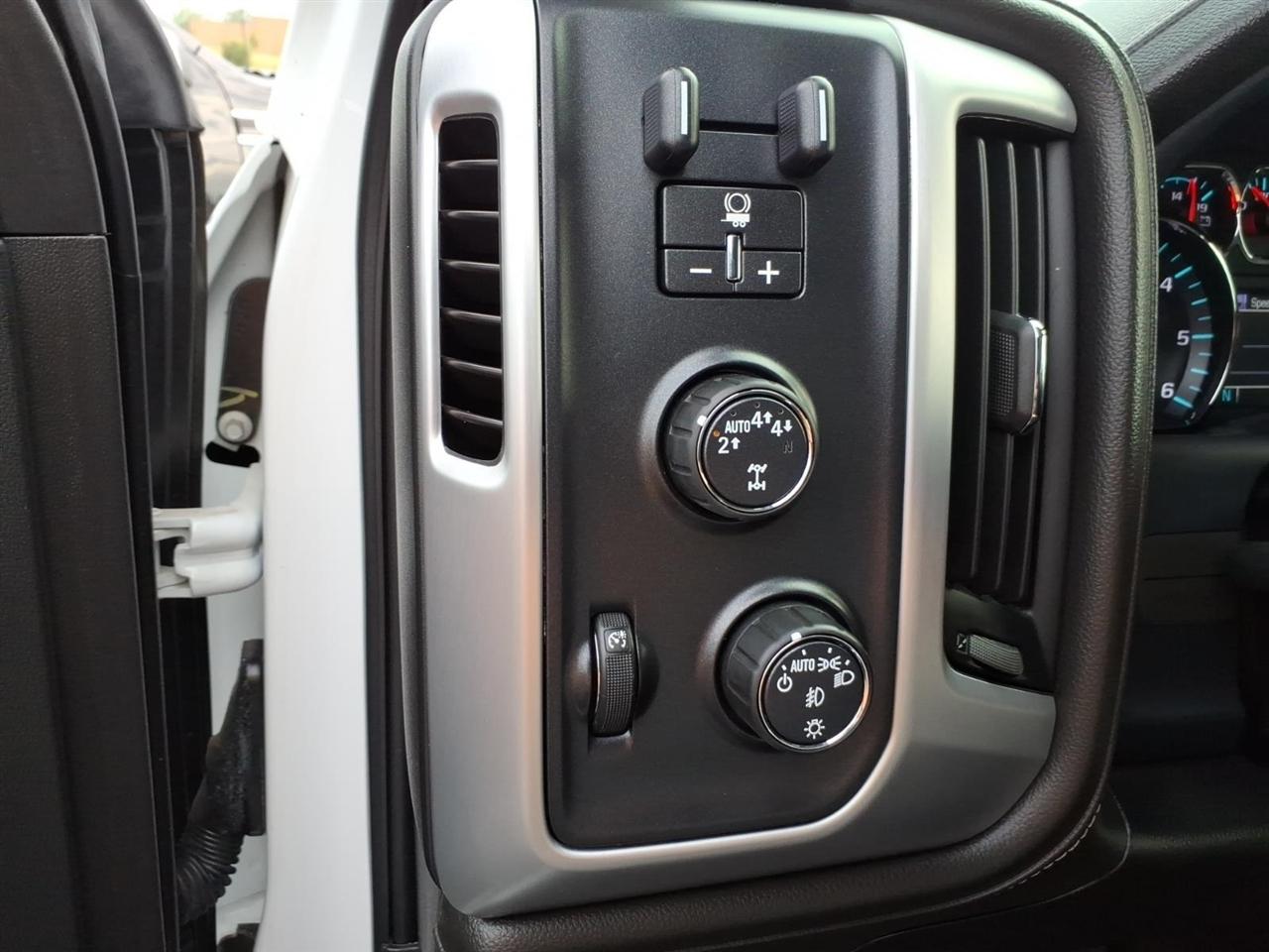 GMC Sierra 1500 4WD Crew Cab 143.5" SLT 2018