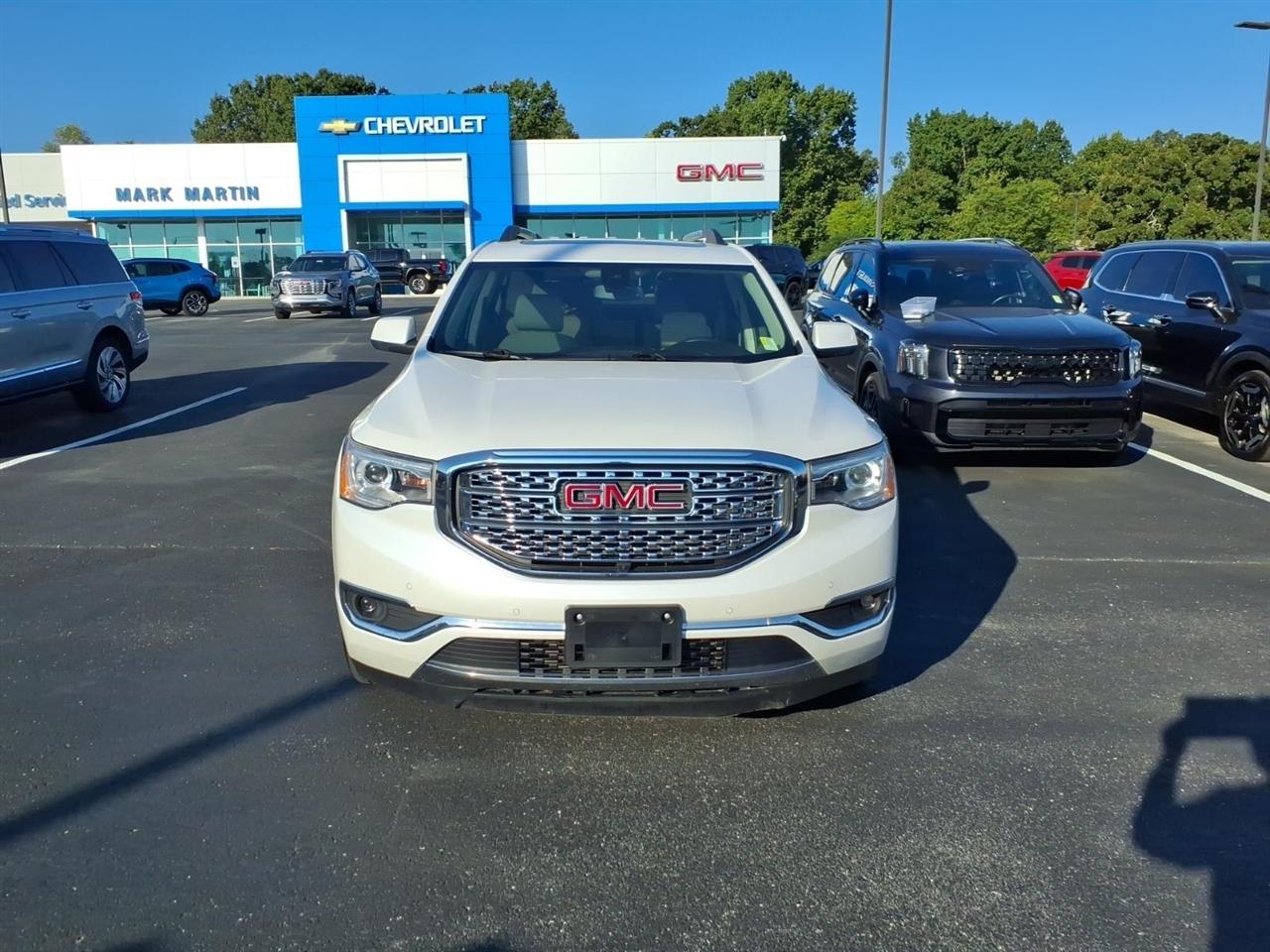 GMC Acadia FWD 4dr Denali 2017