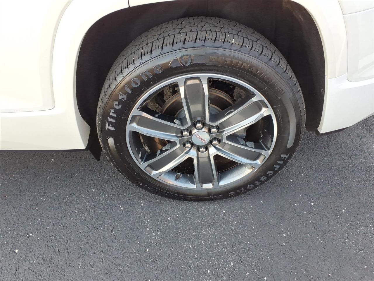 GMC Acadia FWD 4dr Denali 2017