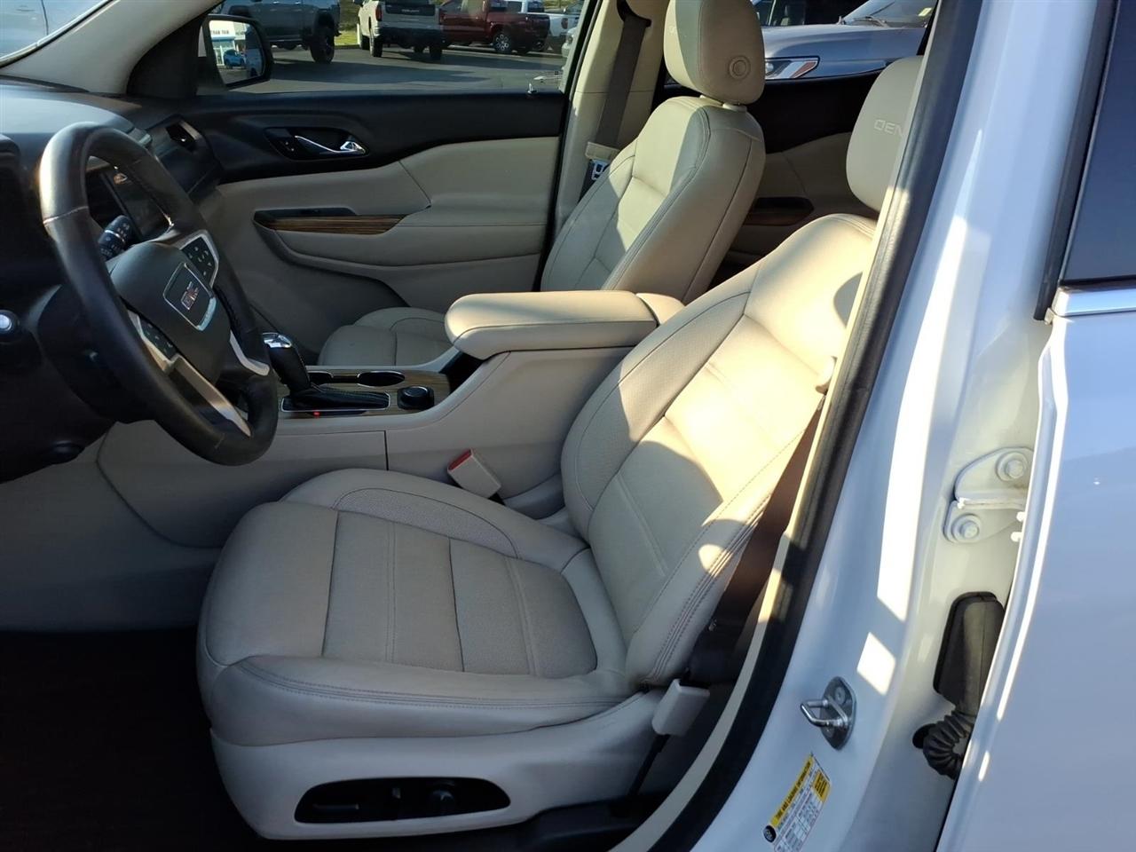 GMC Acadia FWD 4dr Denali 2017