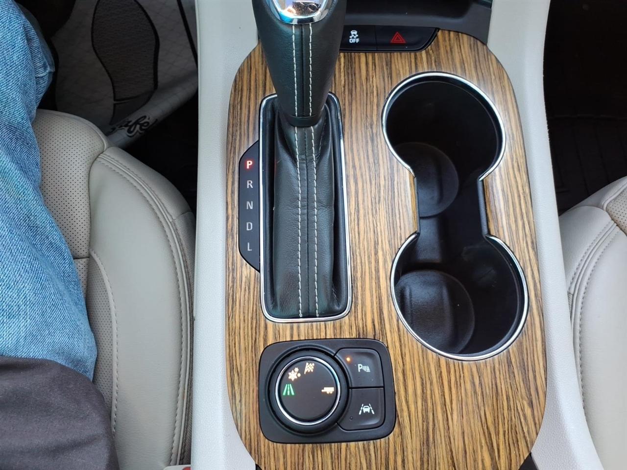 GMC Acadia FWD 4dr Denali 2017