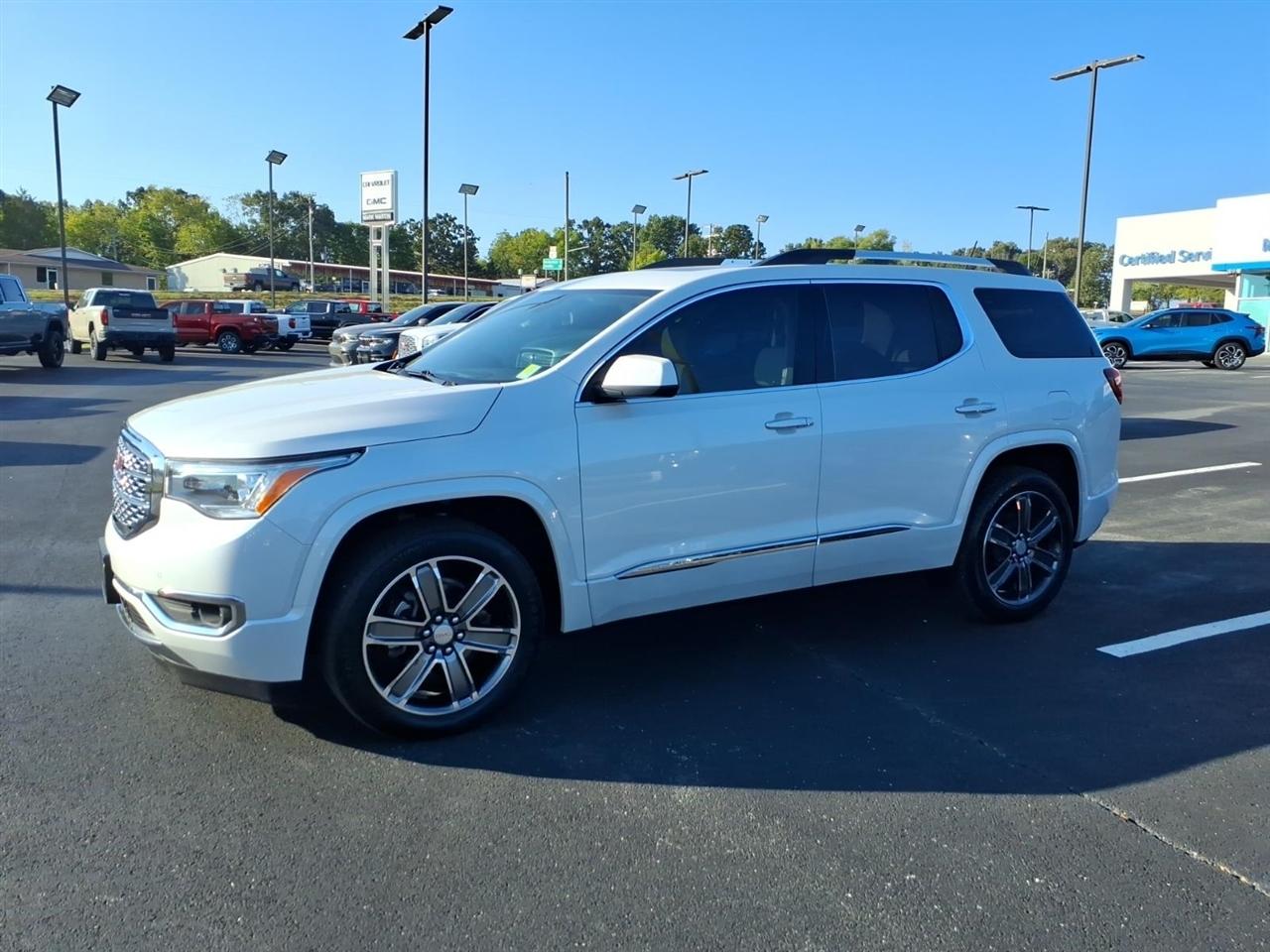 GMC Acadia FWD 4dr Denali 2017