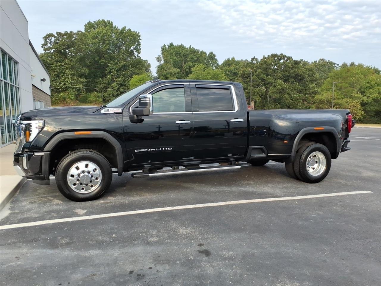 GMC Sierra 3500HD 4WD Crew Cab 172" Denali 2025