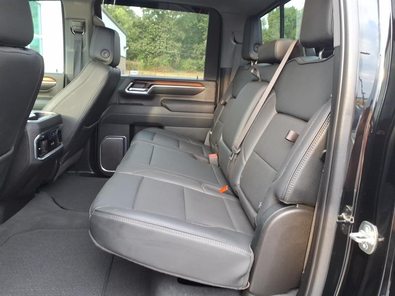 GMC Sierra 3500HD 4WD Crew Cab 172" Denali 2025