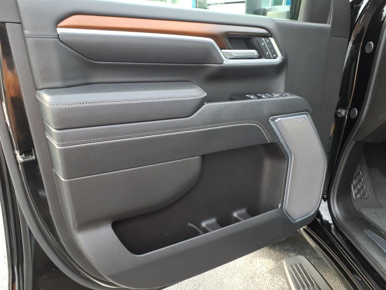 GMC Sierra 3500HD 4WD Crew Cab 172" Denali 2025