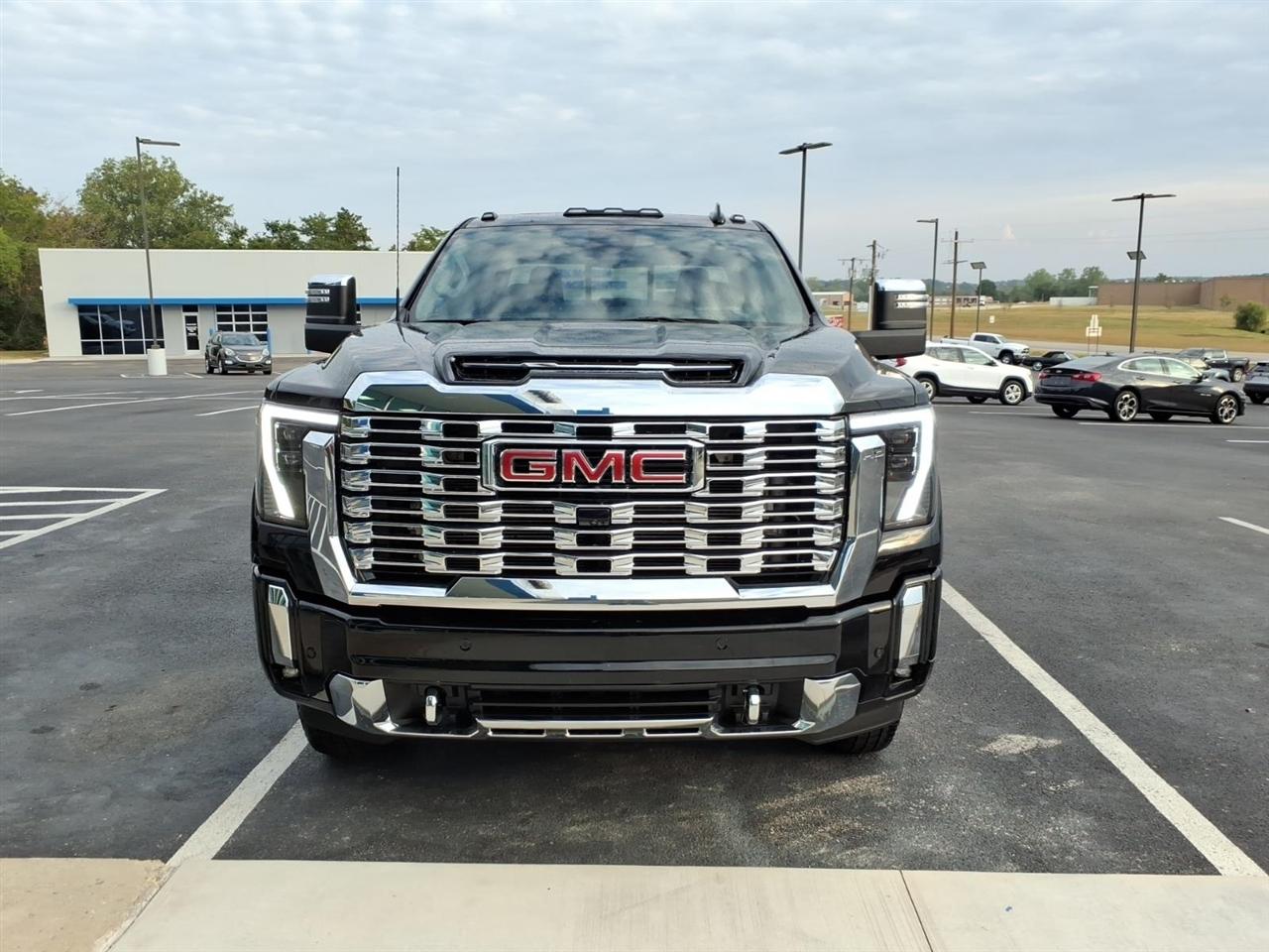 GMC Sierra 3500HD 4WD Crew Cab 172" Denali 2025