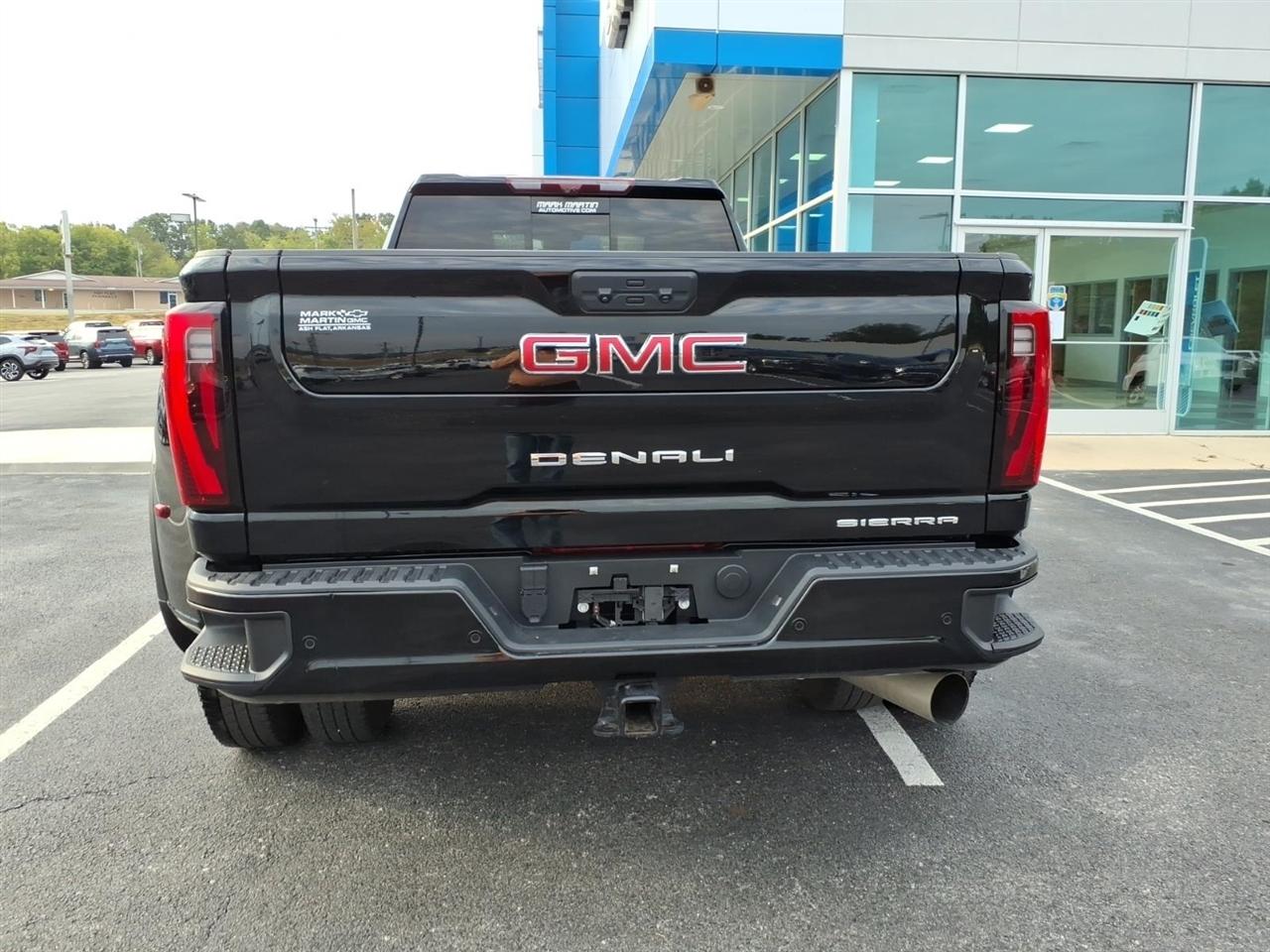 GMC Sierra 3500HD 4WD Crew Cab 172" Denali 2025