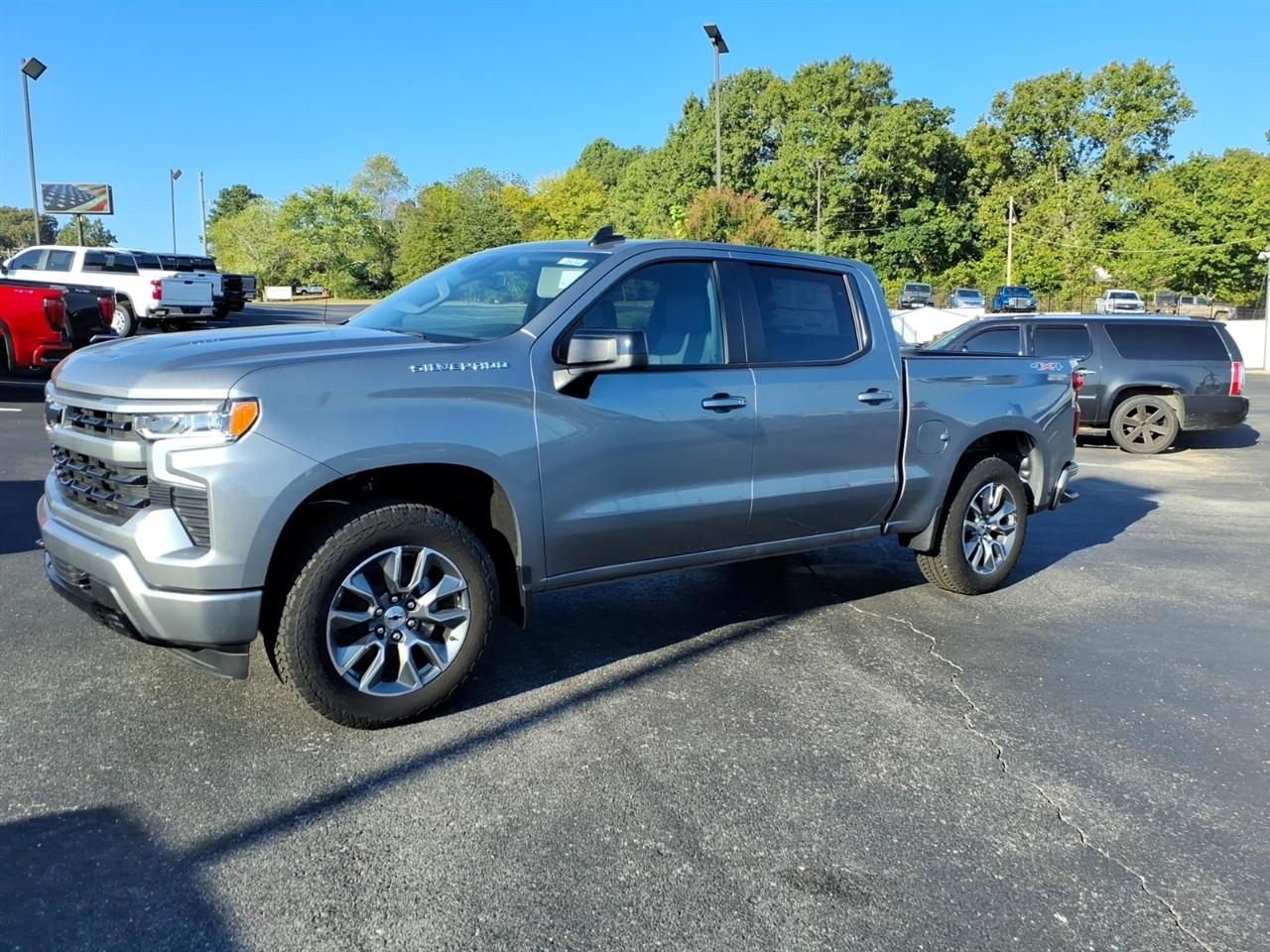 Chevrolet Silverado 1500 4WD Crew Cab 147" RST 2026