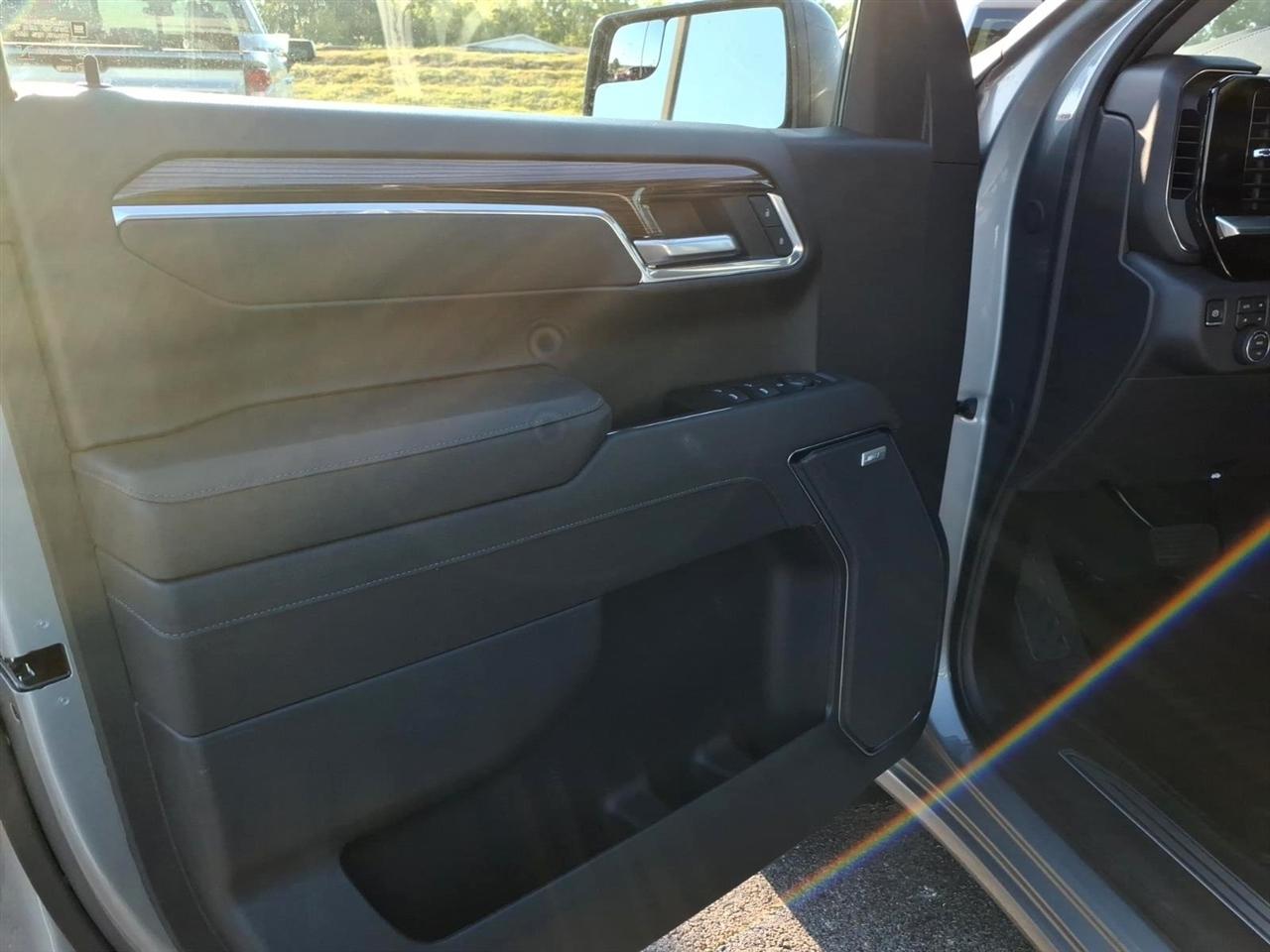 Chevrolet Silverado 1500 4WD Crew Cab 147" RST 2026