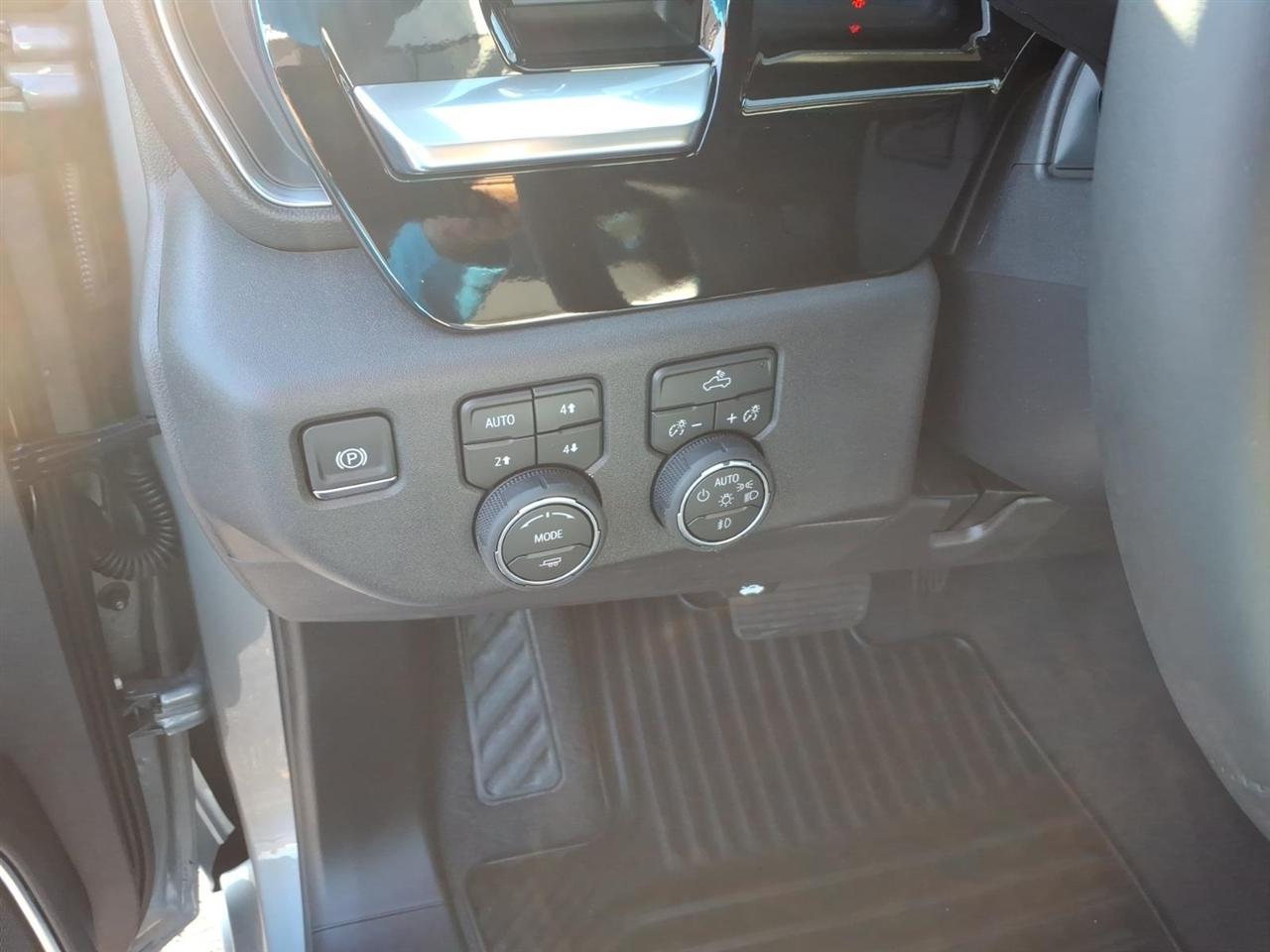 Chevrolet Silverado 1500 4WD Crew Cab 147" RST 2026