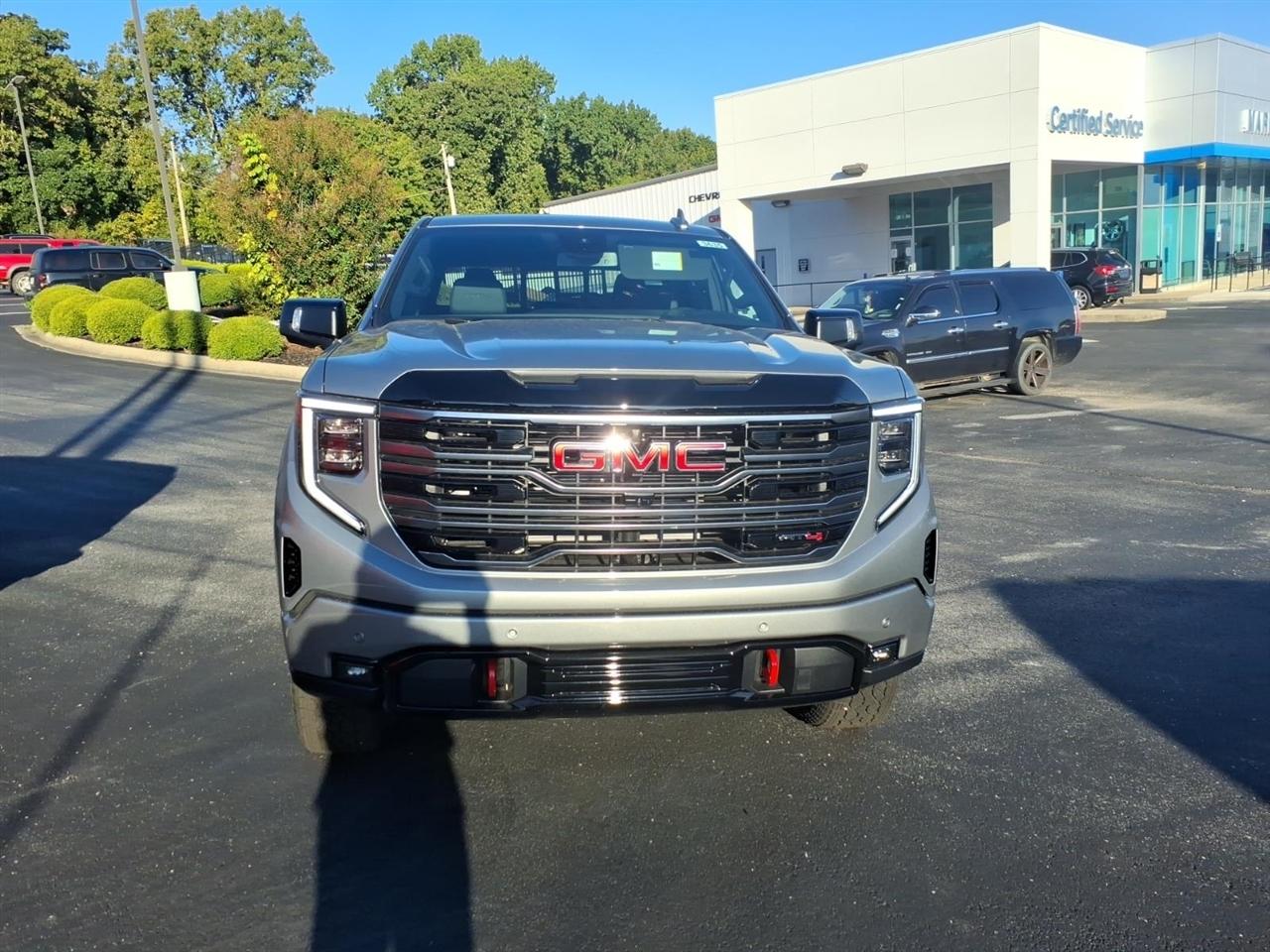 GMC Sierra 1500 4WD Crew Cab 147" AT4 2026