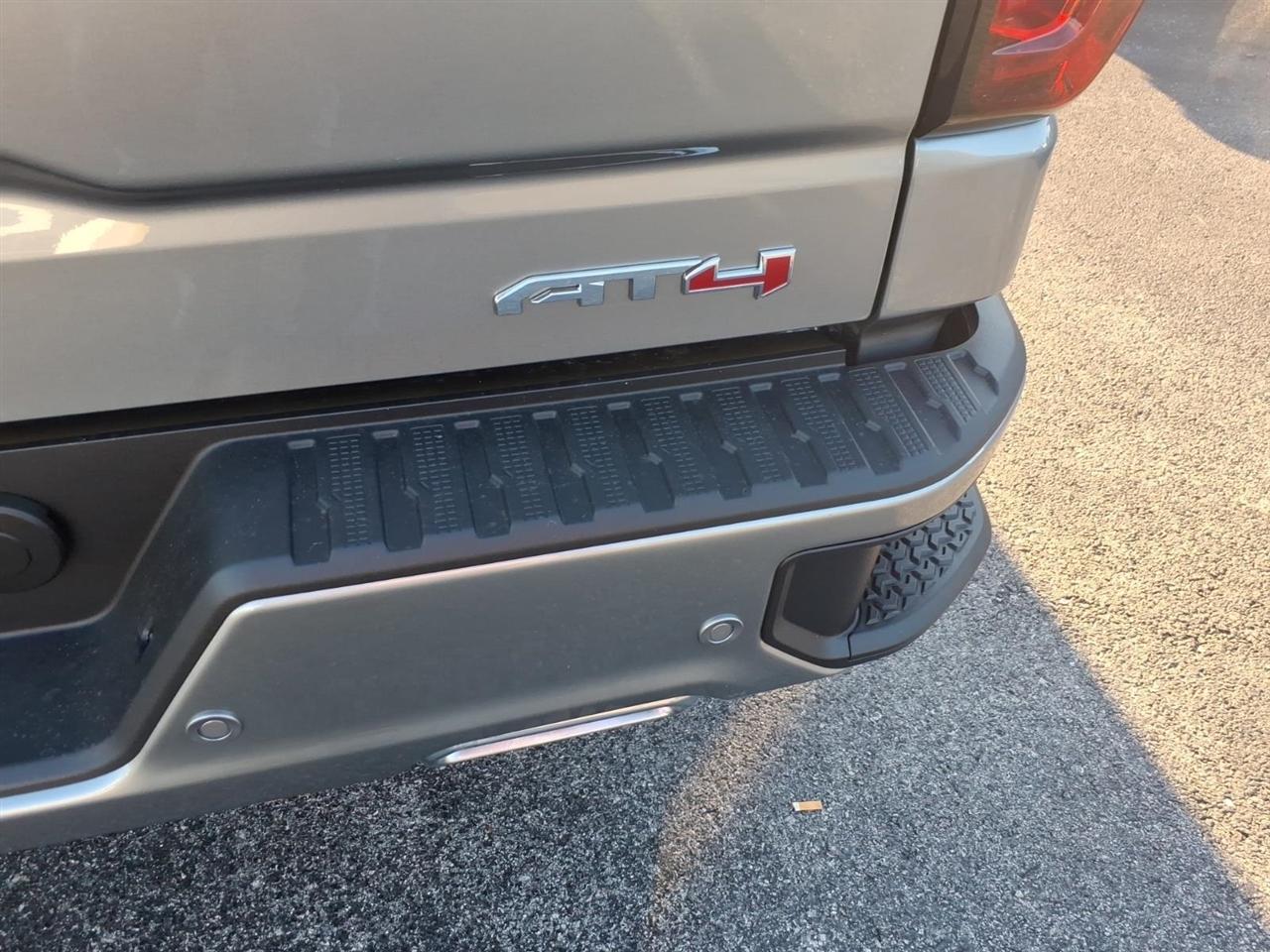 GMC Sierra 1500 4WD Crew Cab 147" AT4 2026