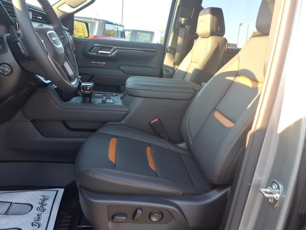 GMC Sierra 1500 4WD Crew Cab 147" AT4 2026