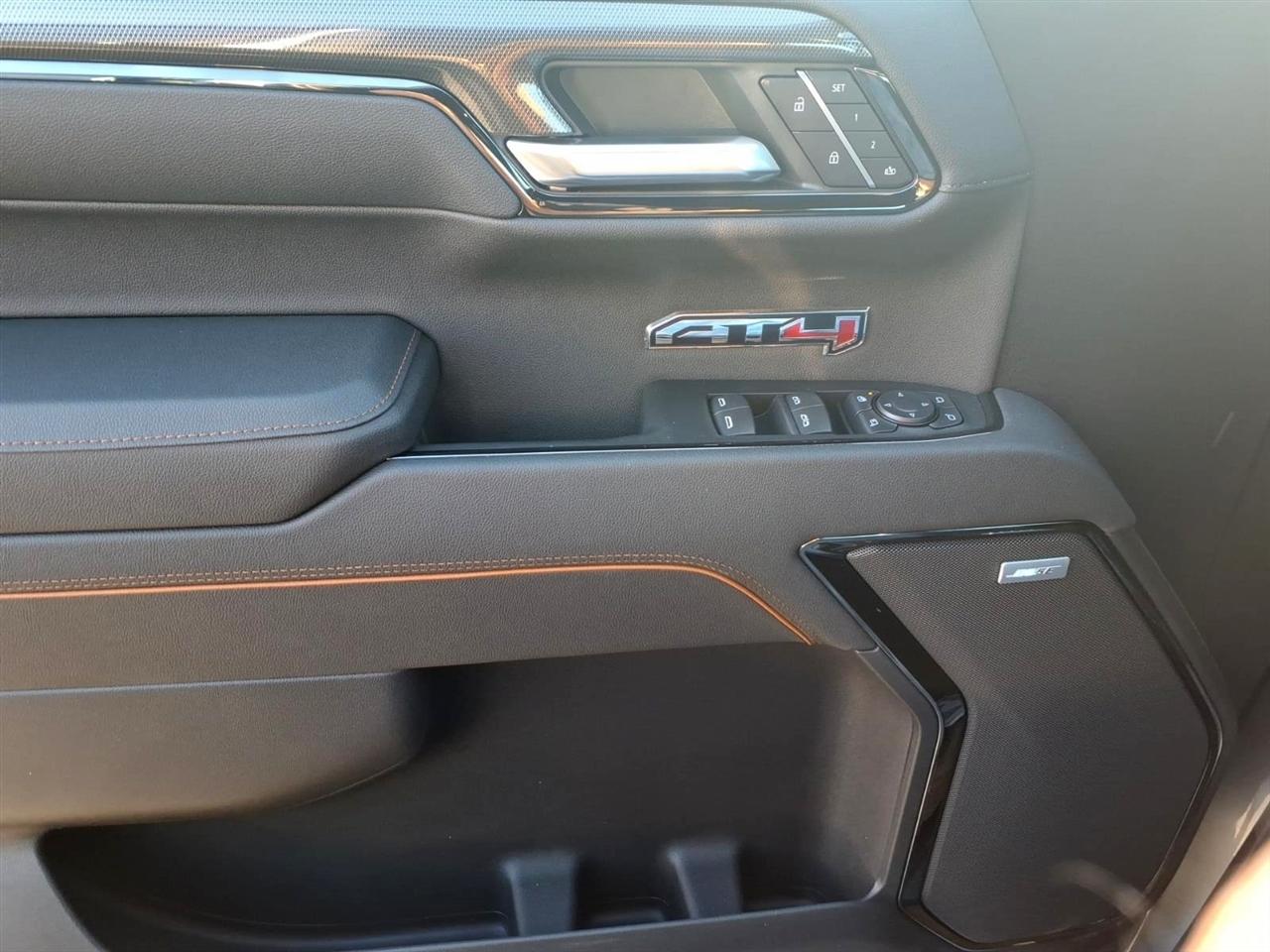 GMC Sierra 1500 4WD Crew Cab 147" AT4 2026
