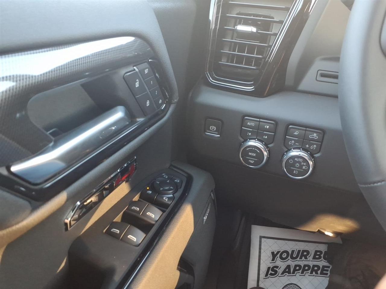 GMC Sierra 1500 4WD Crew Cab 147" AT4 2026
