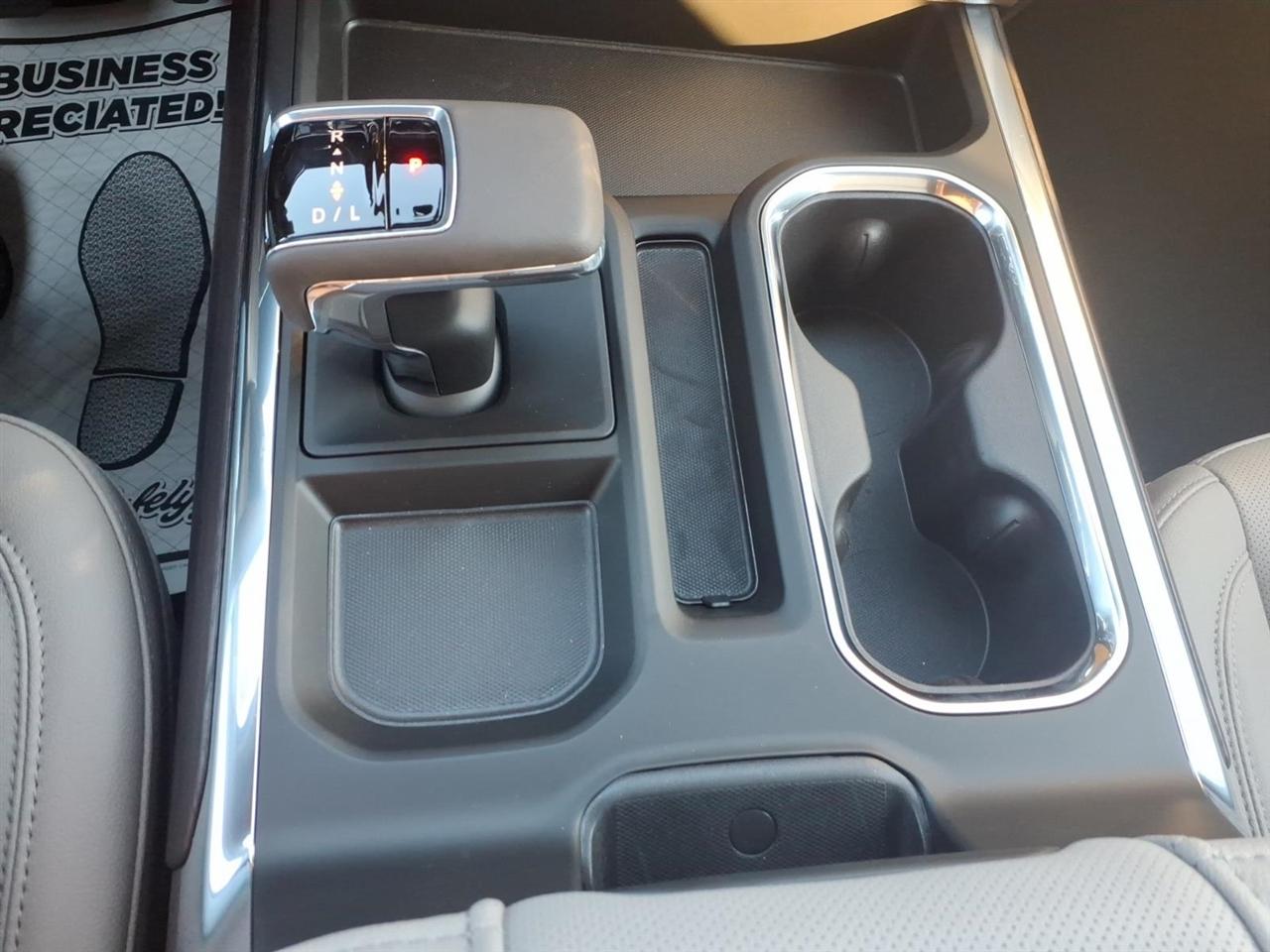 GMC Sierra 1500 4WD Crew Cab 147" SLT 2026