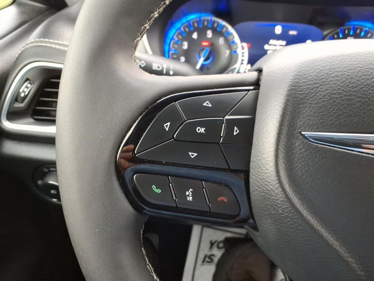 Chrysler Pacifica Limited FWD 2025