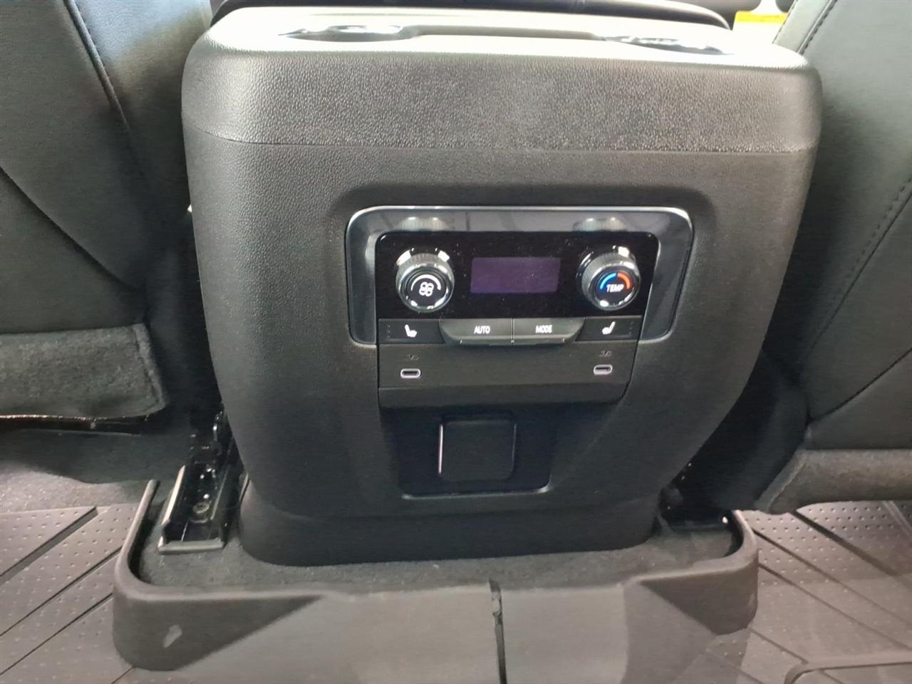 Chevrolet Tahoe 4WD 4dr Z71 2026