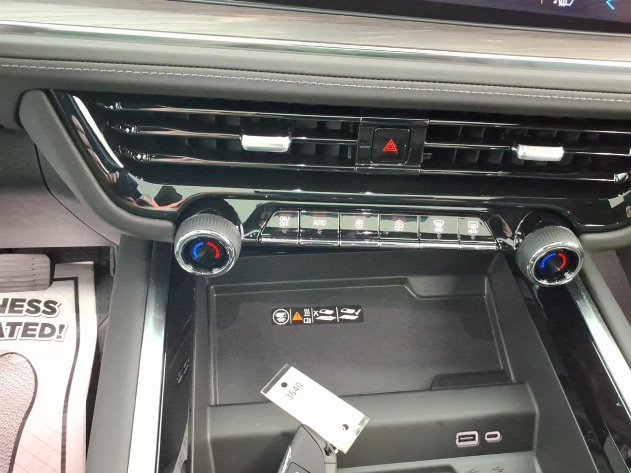 Chevrolet Tahoe 4WD 4dr Z71 2026