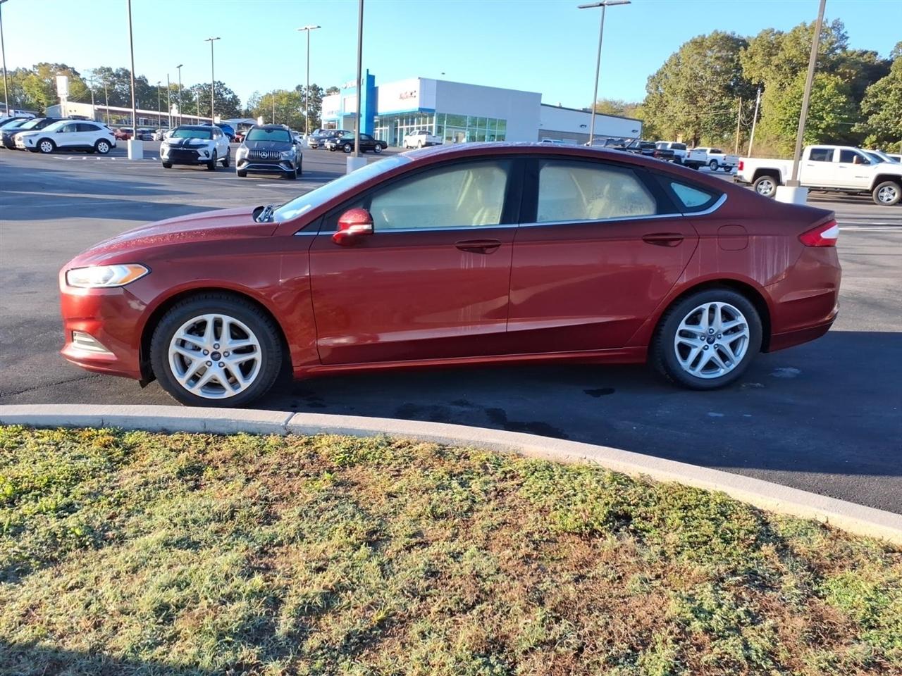 Ford Fusion 4dr Sdn SE FWD 2014