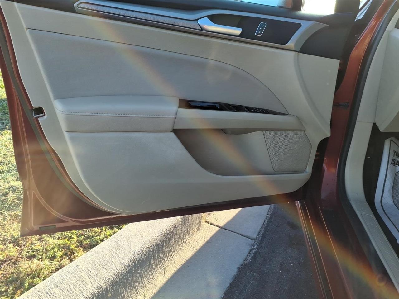 Ford Fusion 4dr Sdn SE FWD 2014