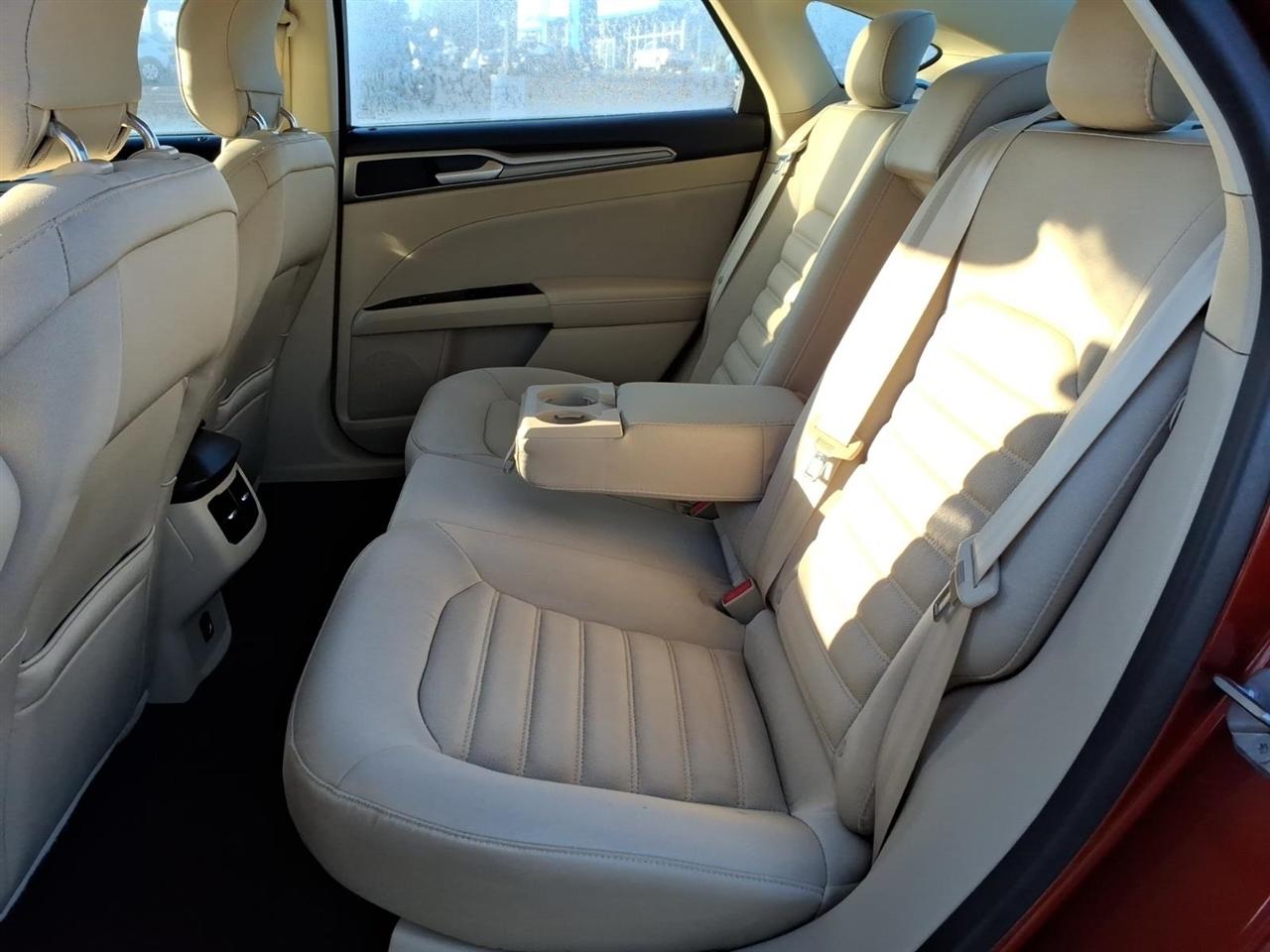 Ford Fusion 4dr Sdn SE FWD 2014