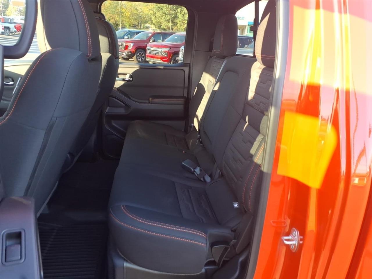 Nissan Frontier Crew Cab 4x4 PRO-4X 2025