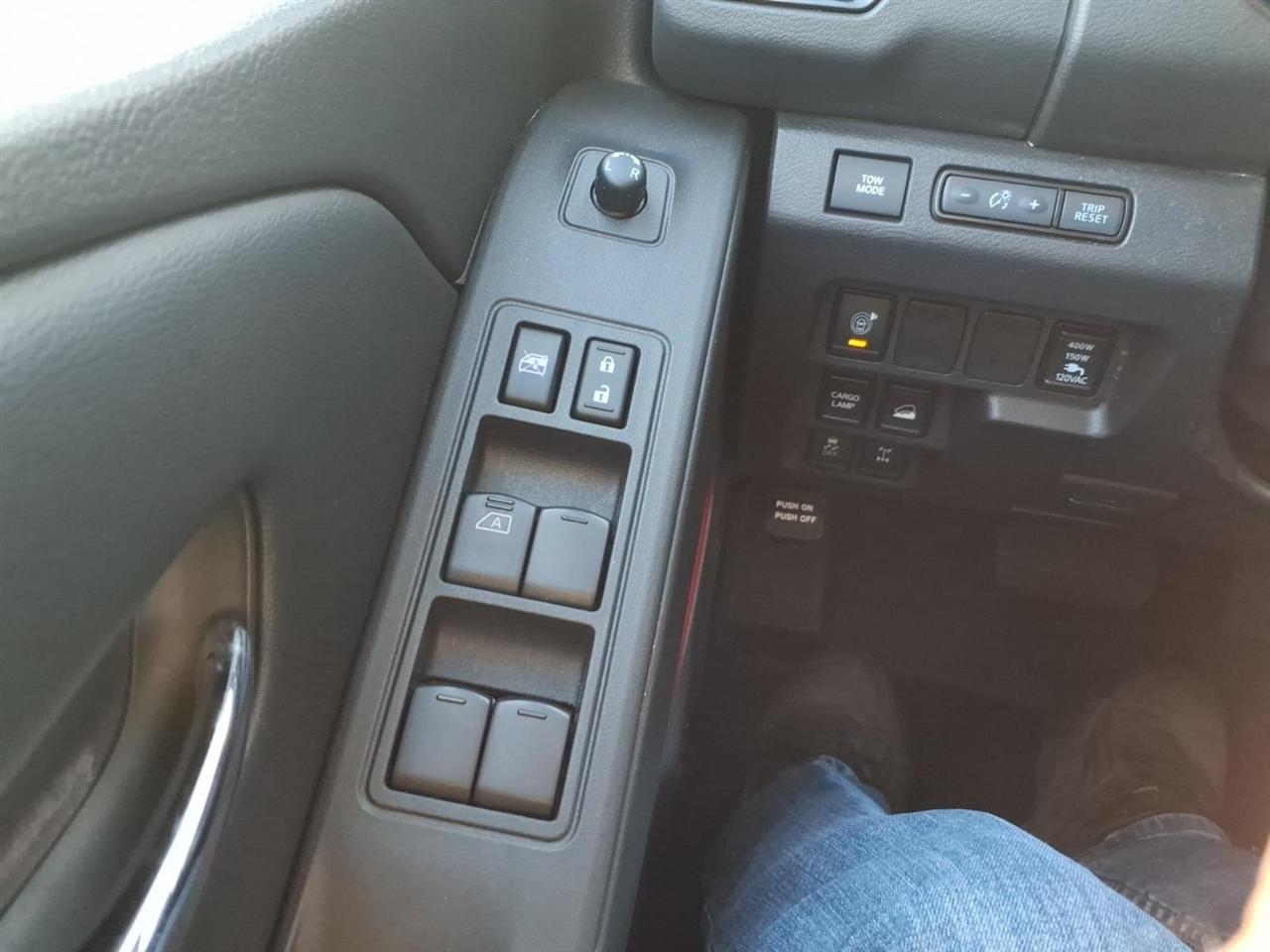 Nissan Frontier Crew Cab 4x4 PRO-4X 2025