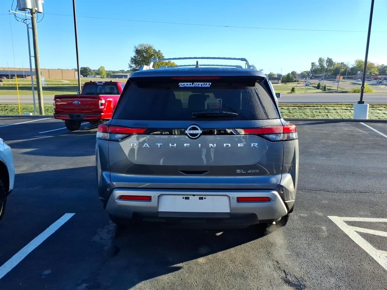 Nissan Pathfinder SL 4WD 2025