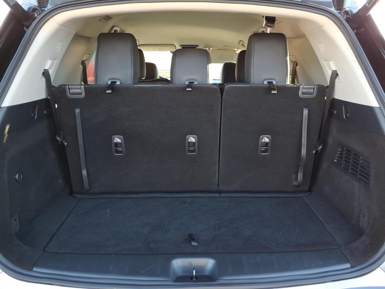 Nissan Pathfinder SL 4WD 2025