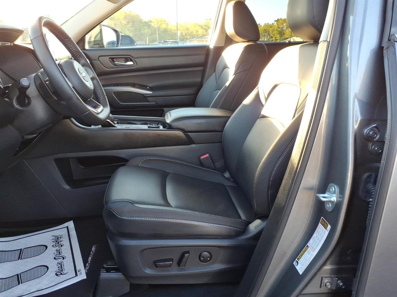Nissan Pathfinder SL 4WD 2025