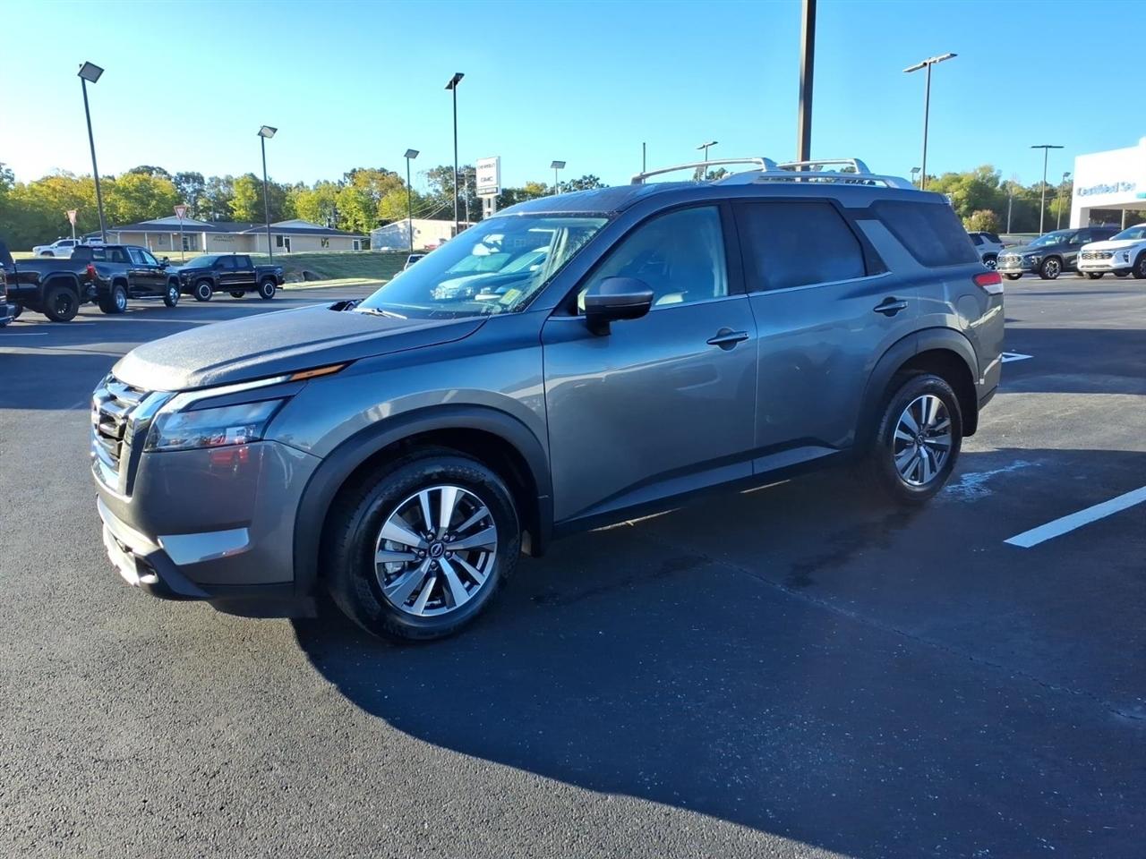 Nissan Pathfinder SL 4WD 2025