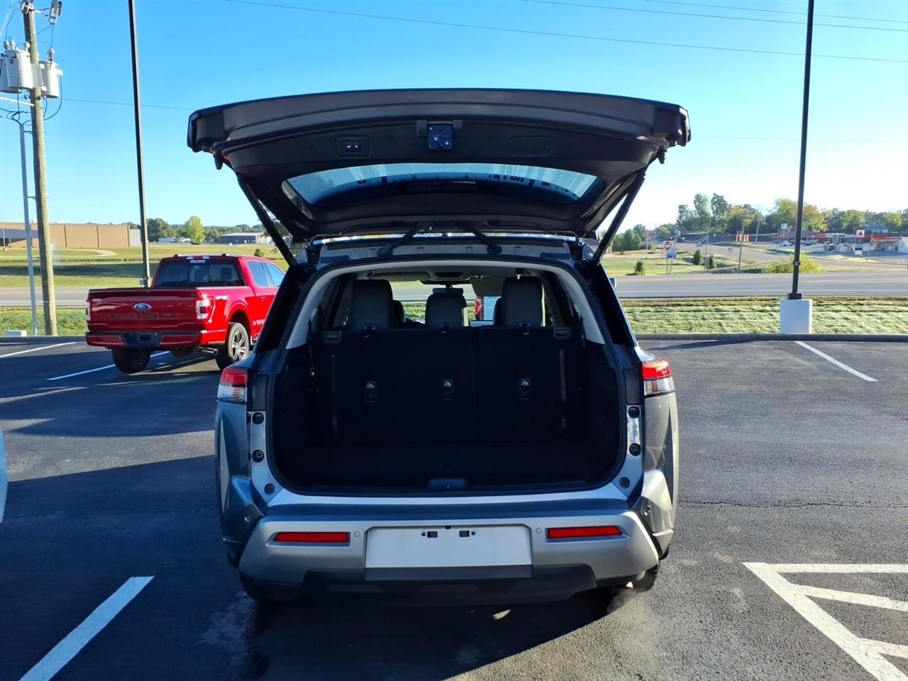 Nissan Pathfinder SL 4WD 2025