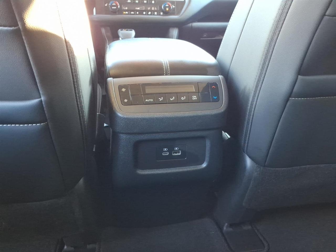 Nissan Pathfinder SL 4WD 2025