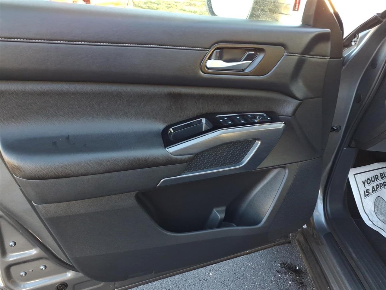 Nissan Pathfinder SL 4WD 2025