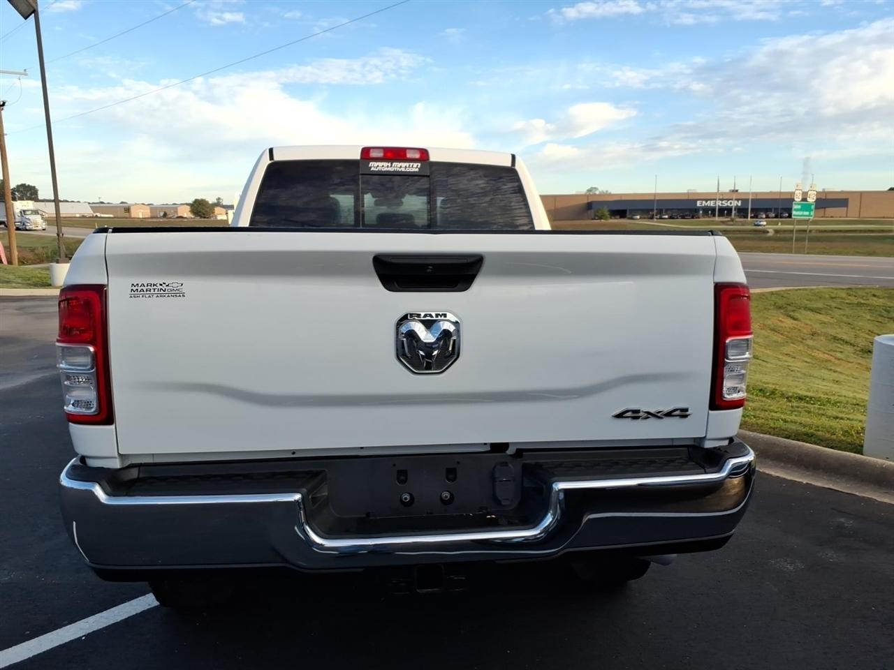 RAM 2500 Tradesman 4x4 Crew Cab 6'4" Box 2019