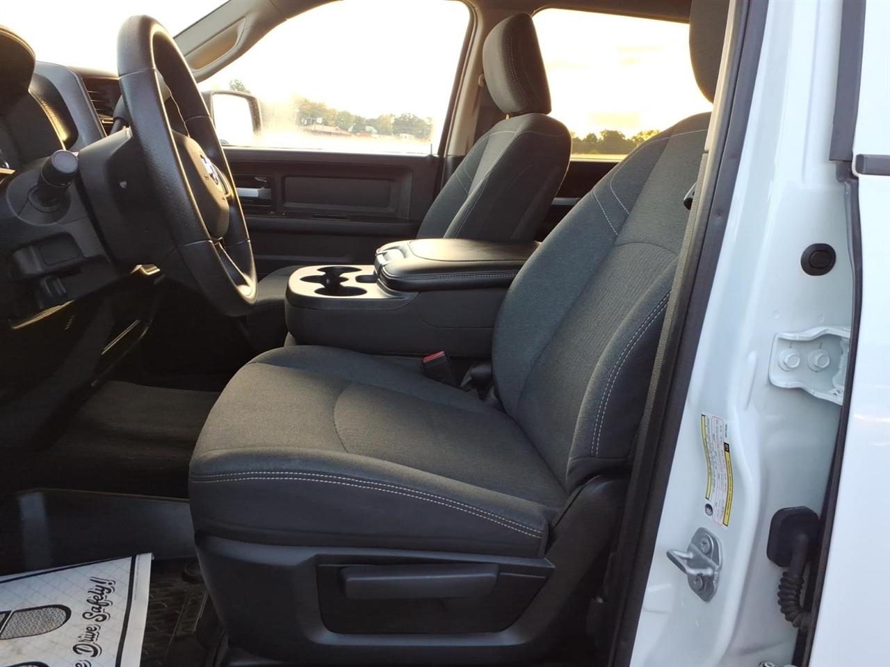 RAM 2500 Tradesman 4x4 Crew Cab 6'4" Box 2019