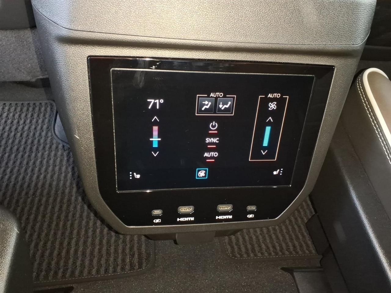 GMC Yukon 4WD 4dr Denali Ultimate 2026