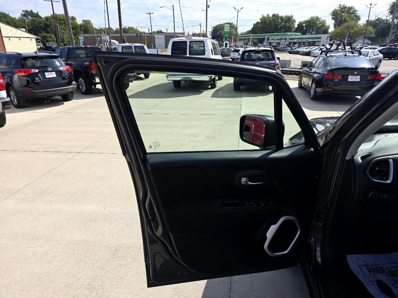 2018 Jeep Renegade Latitude North Edition photo 3