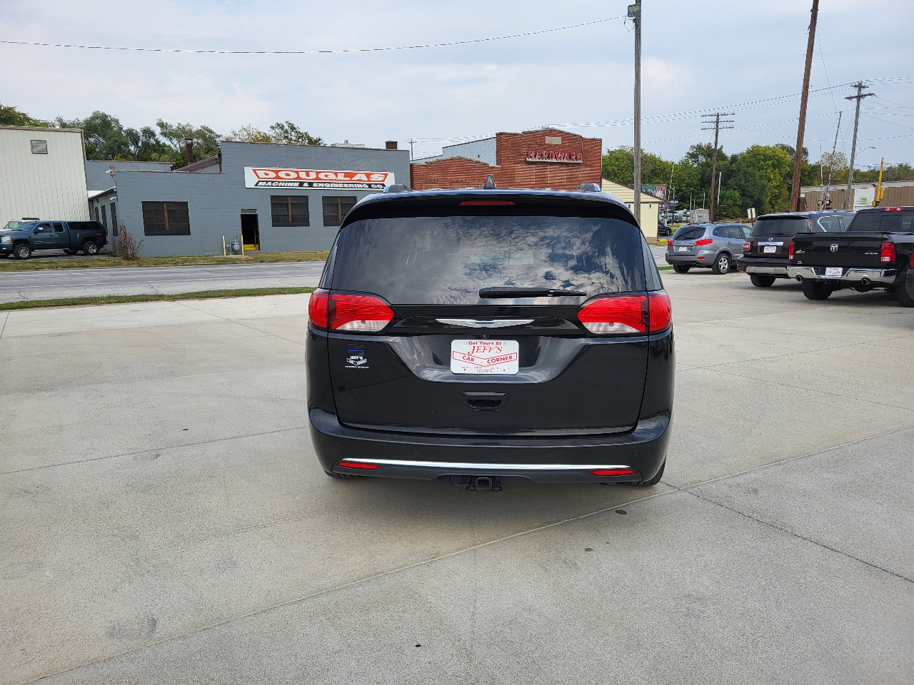 2017 Chrysler Pacifica Touring Plus photo 4