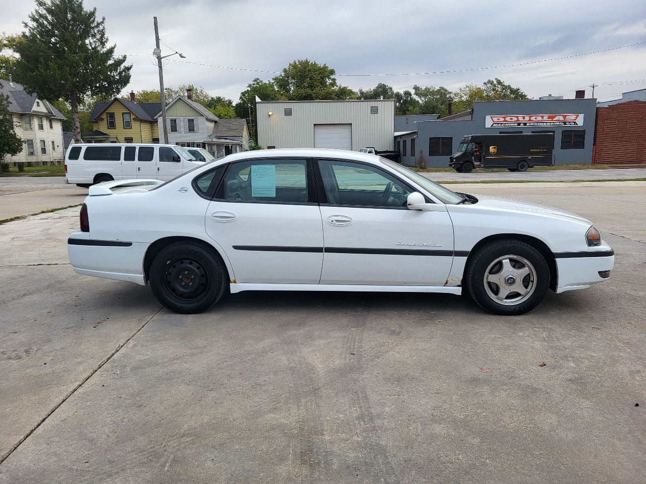 2000 Chevrolet Impala LS photo 3