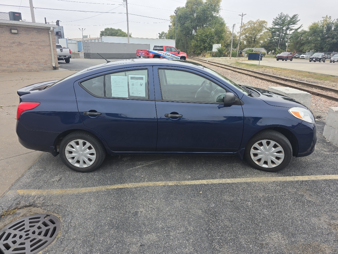 Nissan Versa 1.6 SV Sedan 2014 Nissan Versa 1.6 SV Sedan 2014