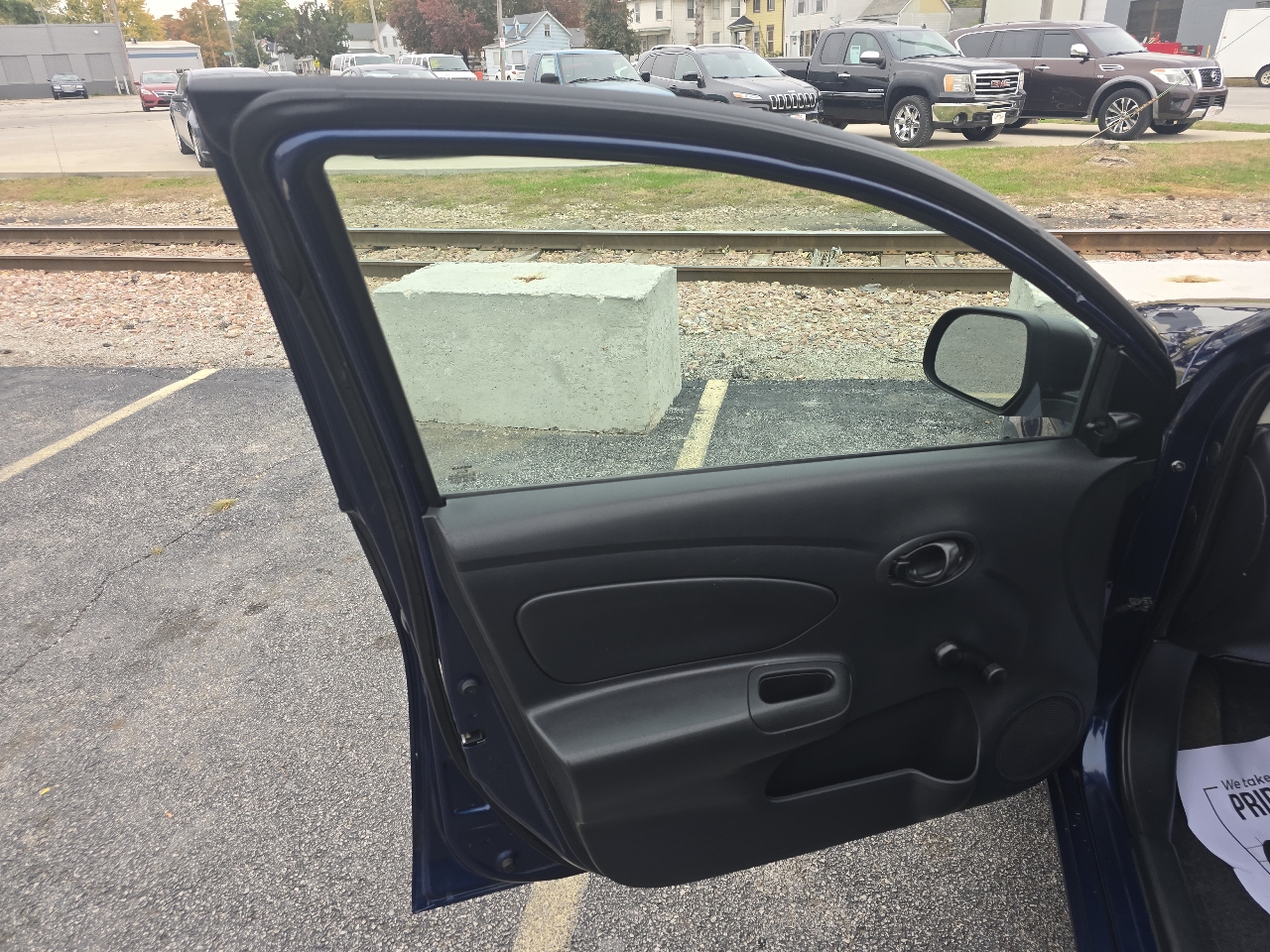 Nissan Versa 1.6 SV Sedan 2014 Nissan Versa 1.6 SV Sedan 2014