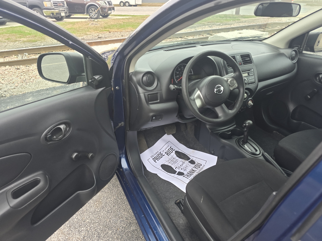 Nissan Versa 1.6 SV Sedan 2014 Nissan Versa 1.6 SV Sedan 2014