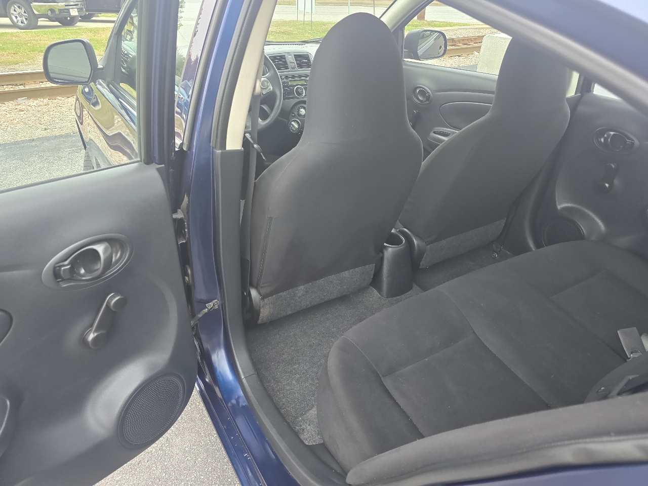 Nissan Versa 1.6 SV Sedan 2014 Nissan Versa 1.6 SV Sedan 2014