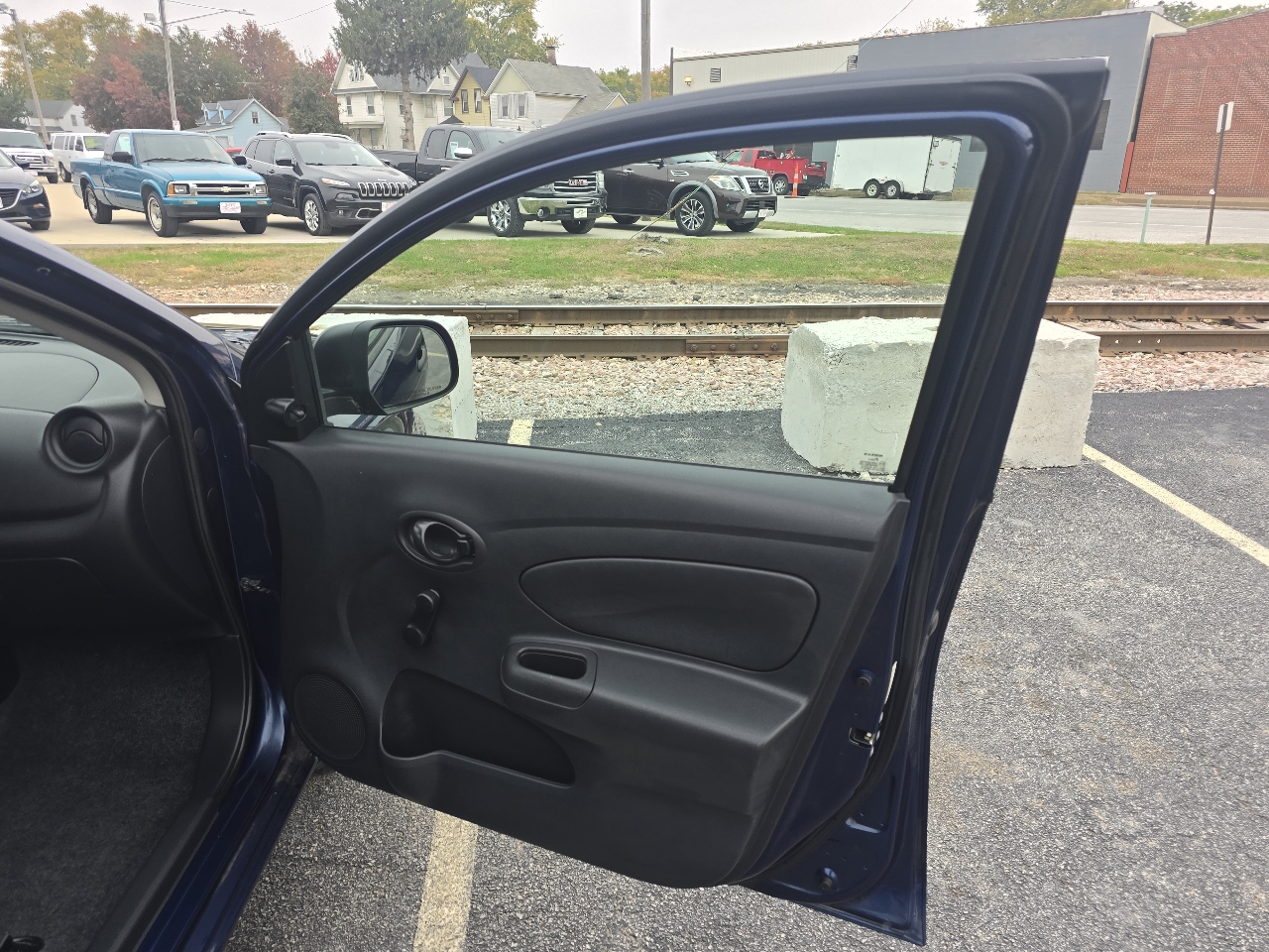 Nissan Versa 1.6 SV Sedan 2014 Nissan Versa 1.6 SV Sedan 2014