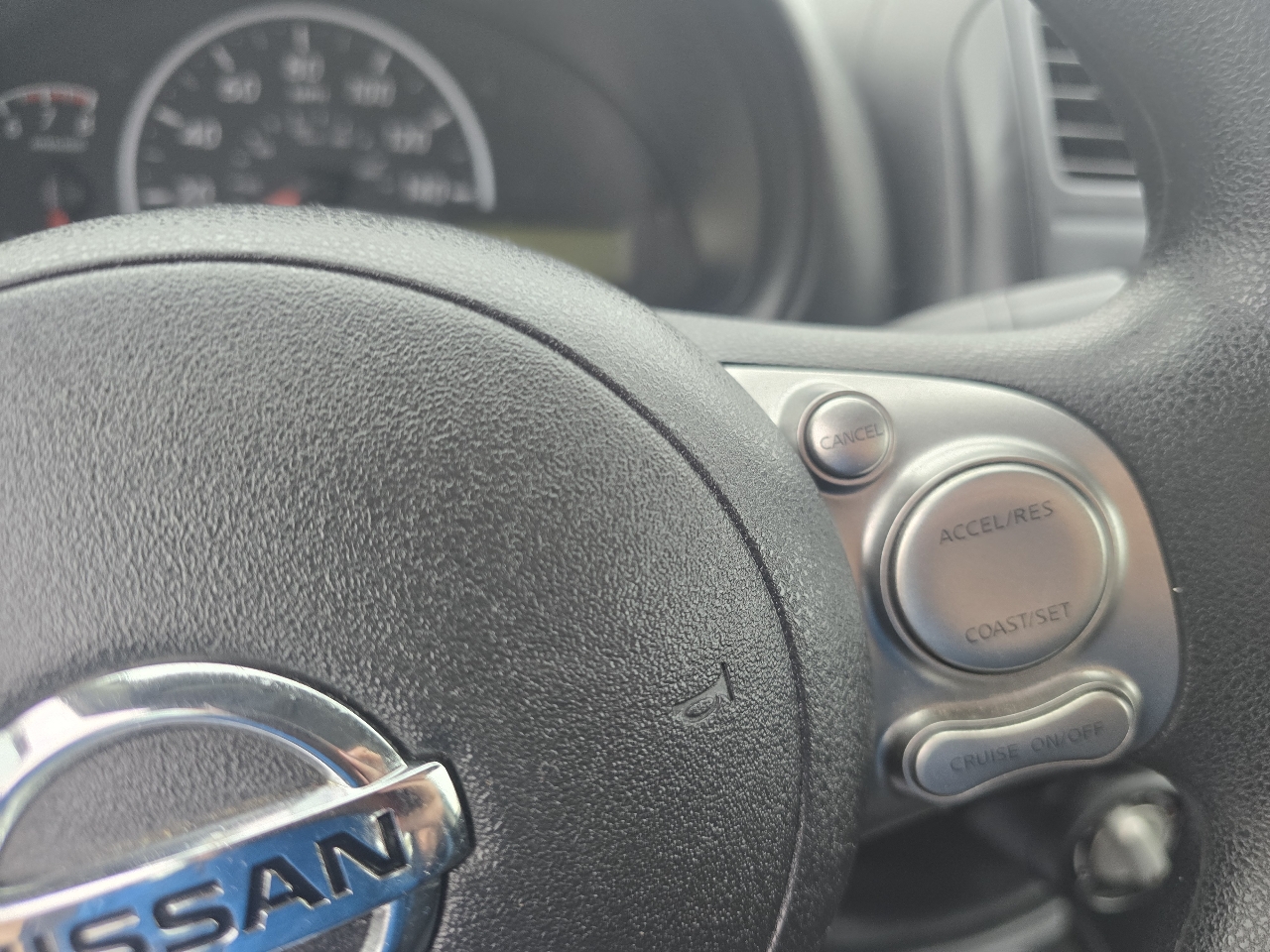 Nissan Versa 1.6 SV Sedan 2014 Nissan Versa 1.6 SV Sedan 2014