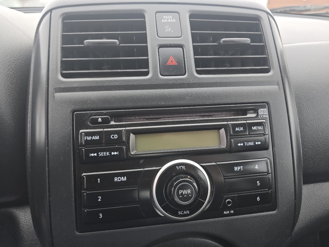 Nissan Versa 1.6 SV Sedan 2014 Nissan Versa 1.6 SV Sedan 2014