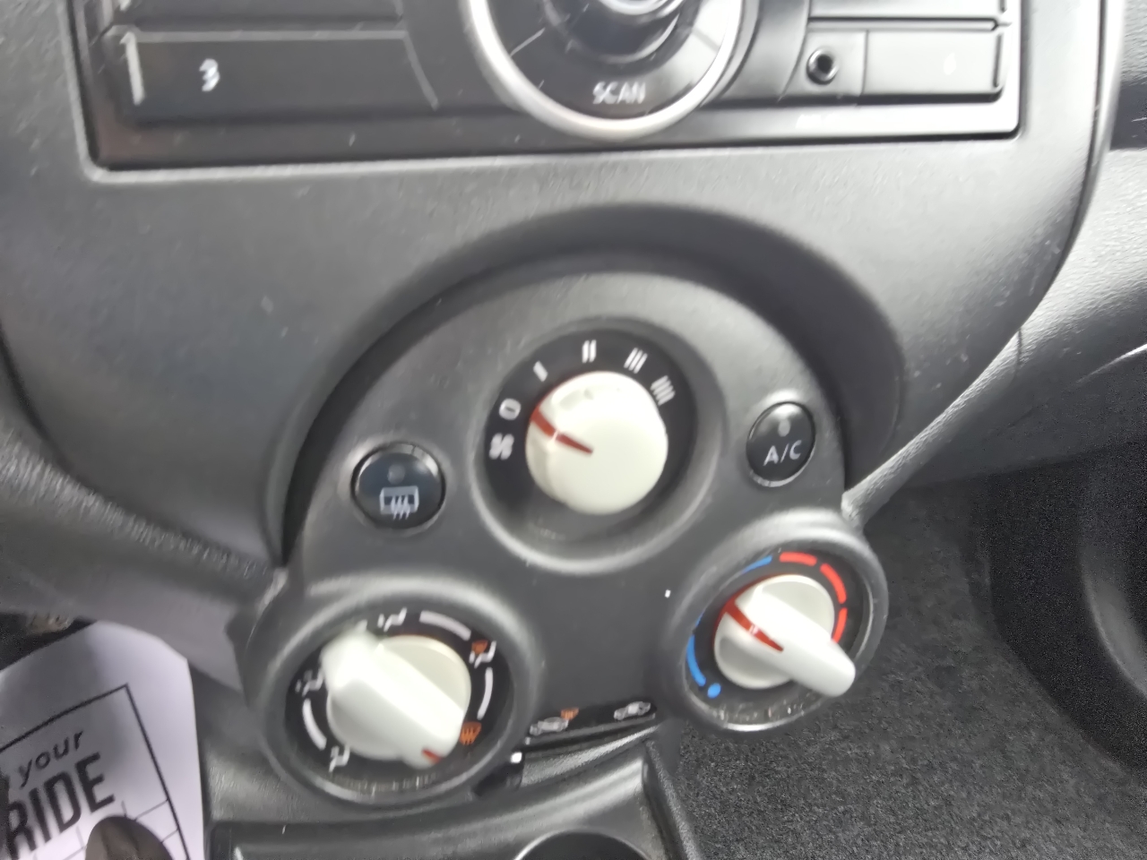 Nissan Versa 1.6 SV Sedan 2014 Nissan Versa 1.6 SV Sedan 2014