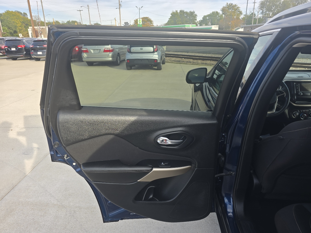 Jeep Cherokee Latitude FWD 2018 Jeep Cherokee Latitude FWD 2018